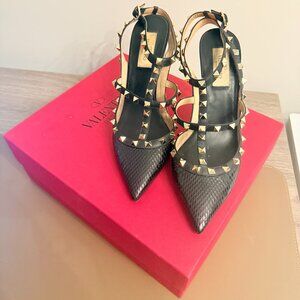 Black Python Valentino Leather Animal Print T-strap Pumps (39)